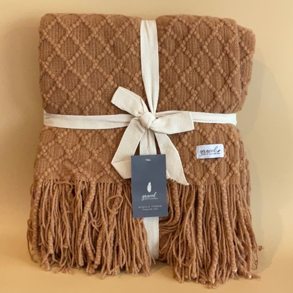 Throw blanket Graced soft luxuries Diamond acrylic Cashew fringe - Picture 1 of 3